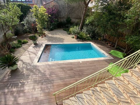 Maison de ville avec piscine et garage aux Halles