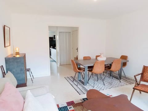 Clavel 14 : Charmant T3 en ville avec clim et parking