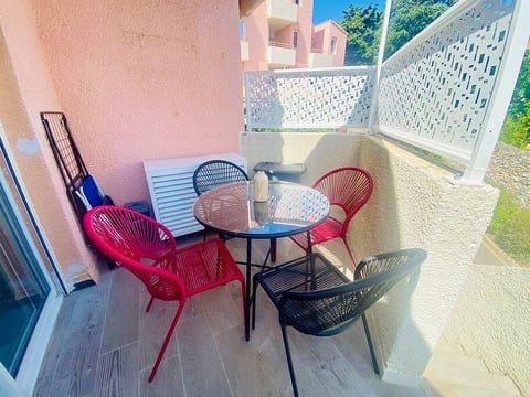 Claires Marines Joli T2 résidence à la corniche clim parking