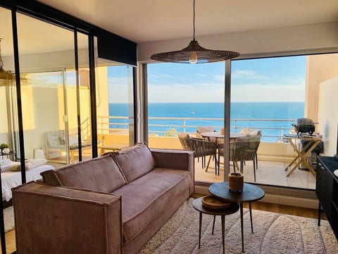 Azur 2 T1 avec vue imprenable sur la mer+parking