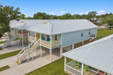 View of the two beach homes side by side.
Questions: Contact us 510-798-2341
The first home is a single level 5 bed/3bath & second home is 4bed/3bath. There is a total of 15 beds and 6 bathrooms. Sleeps up to 24