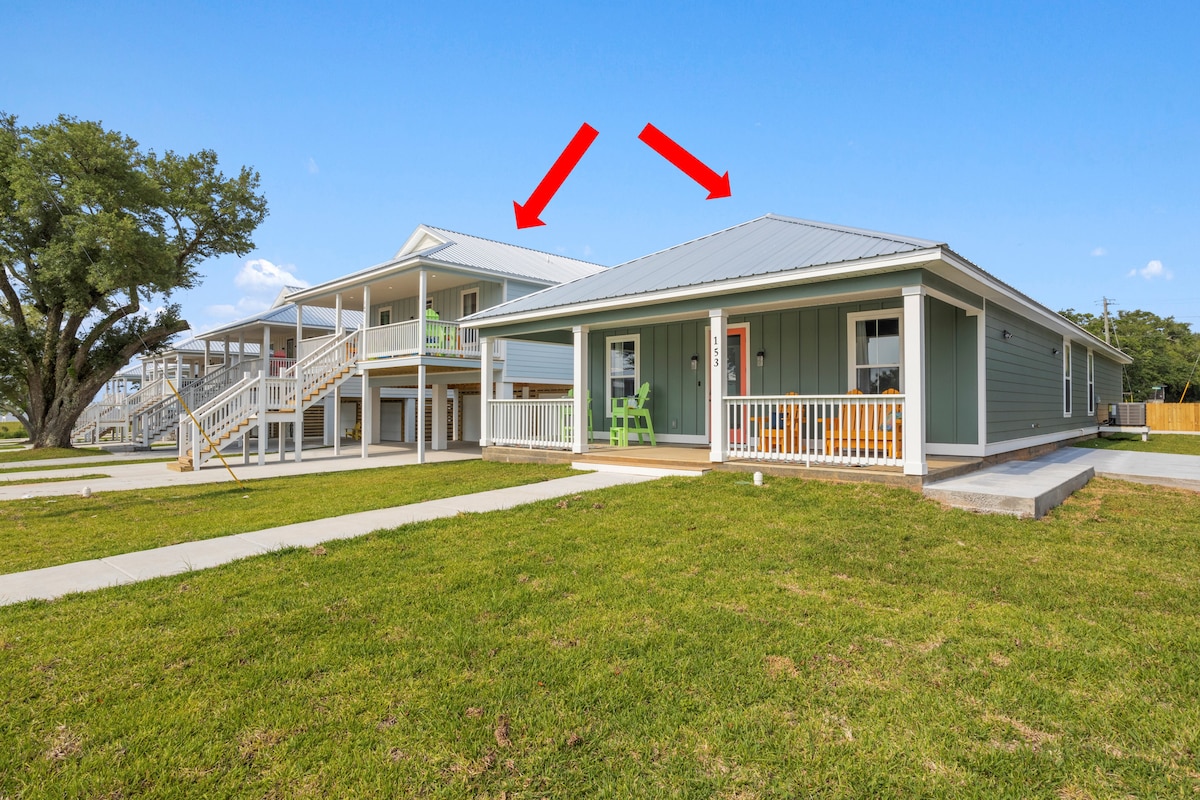 Questions:  Contact us 510-798-2341

Two beach homes side by side walking distance to the beach.  The first home is a single level 5 bed/3bath & second home is 4bed/3bath.  There is a total of 15 beds and 6 bedrooms.  Sleeps up to 24