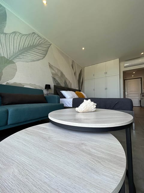 Perle des Sables -Condo with pool + private beach in Marigot
