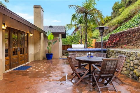 Hendry's Beach House