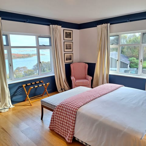 Deluxe Double Bedroom with Lake View