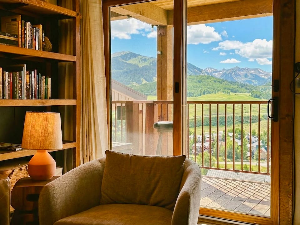 Trailside 3BR Top-Floor Views and Sauna - Crested Butte