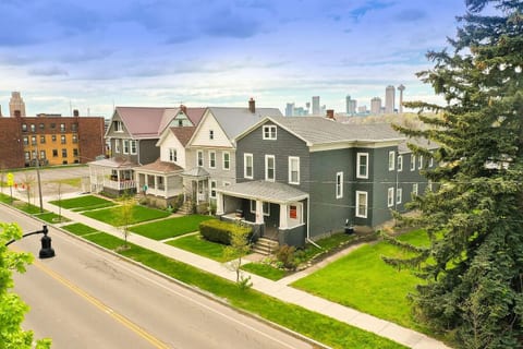 Perfect for Groups | 10BR Sleeps 26 by Falls & Fun