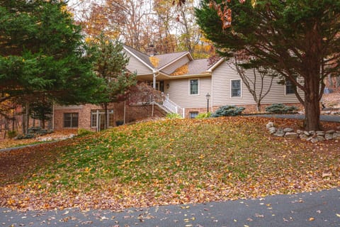 A beautiful house on 5 private acres!