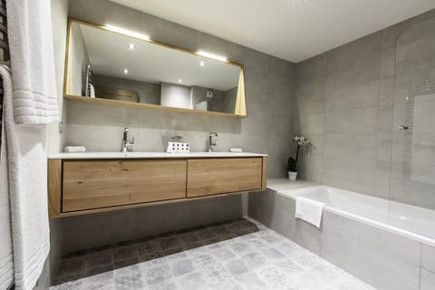 Penthouse with 4 BDR Courchevel Moriond
