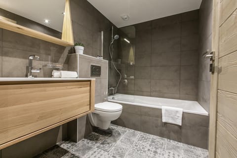 Penthouse with 4 BDR Courchevel Moriond
