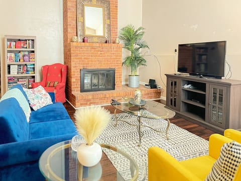 Private Quiet Clean Room in Safe & Serene House!