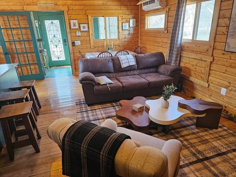 Riverside Retreat-Soak in Hot Tub w/Mountain Stars