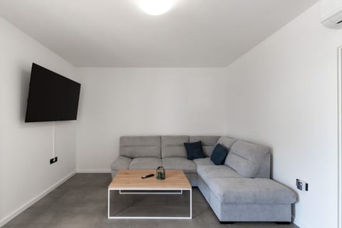 Apartments Sandra - Unit 378001-13