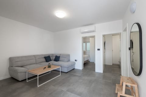 Apartments Sandra - Unit 378001-13