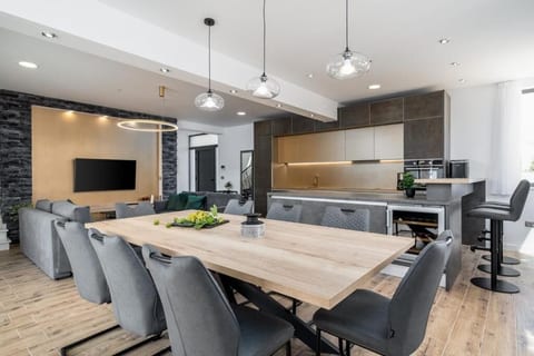 Villa Eden with heated pool - Unit 378033-13