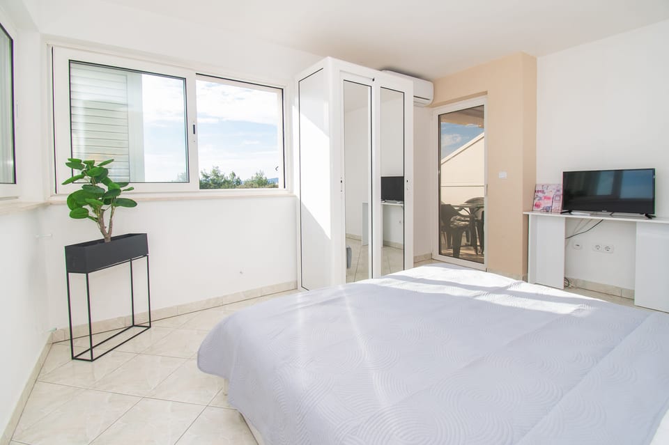 Apartment Danijela - Unit 47331-61