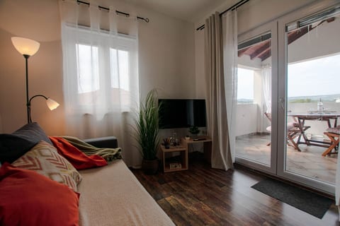 Apartments Josip - Unit 48556-61