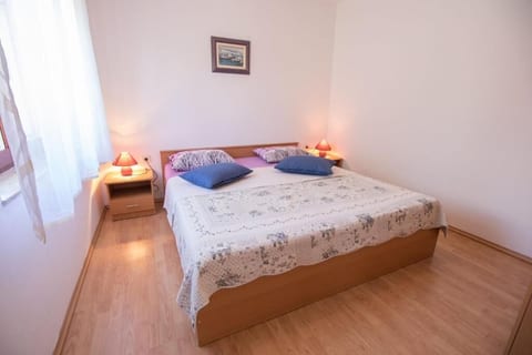 Apartments Nusret - Unit 52418-61