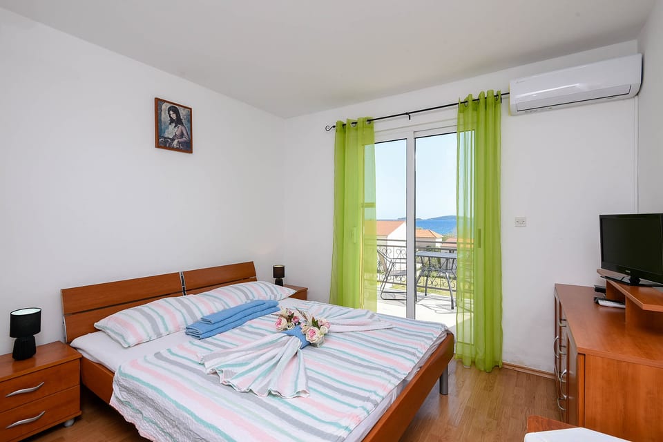 Apartments Lulak - Unit 208536-5