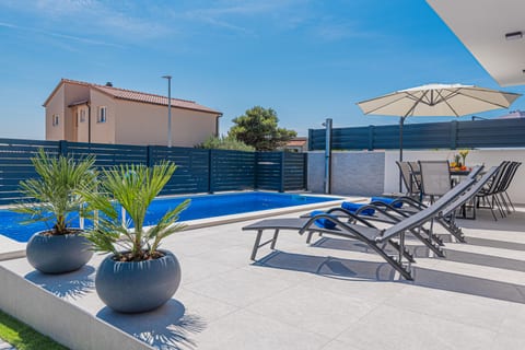 Villa Elegance Escape - Unit 369878-13