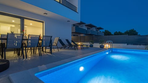 Villa Elegance Escape - Unit 369878-13