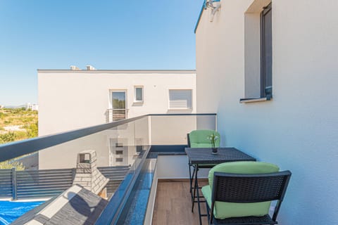 Villa Elegance Escape - Unit 369878-13