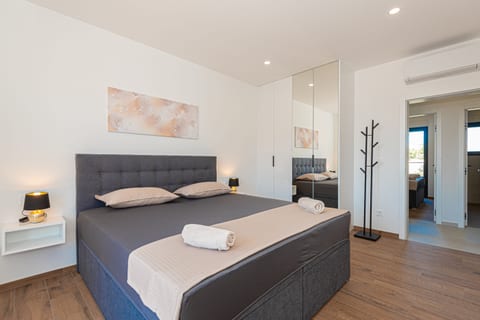 Villa Elegance Escape - Unit 369878-13