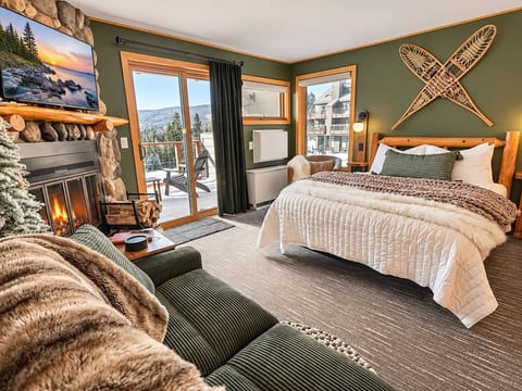 Studio condo with views of Moose Mountain
