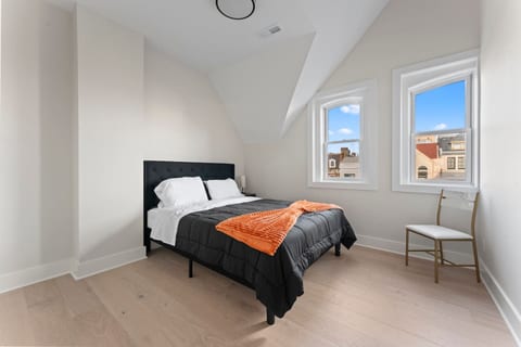 Lux Downtown Dupont Circle 2BD/2BA Walking To City