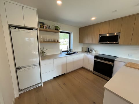 2BR | Views | Spacious | Luxury | New Home image 2