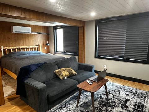 Beamsville rustic modern suite image 1