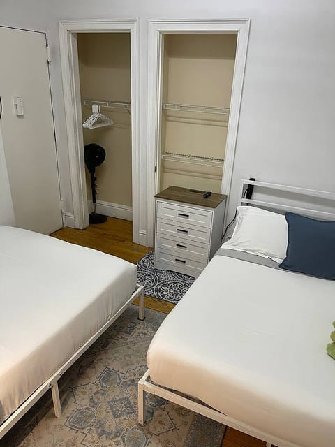 Nest 1 br aparthotel walk to Times Square and Empire State