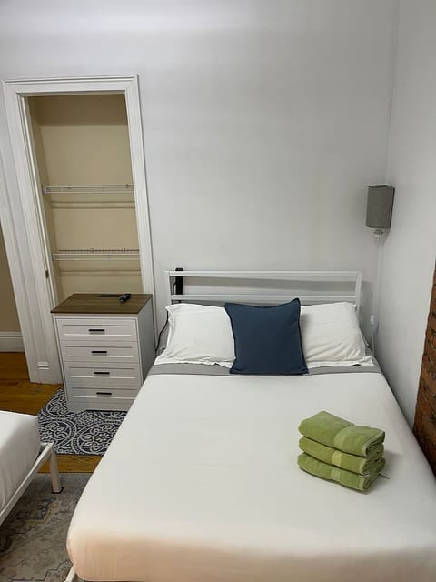Nest 1 br aparthotel walk to Times Square and Empire State