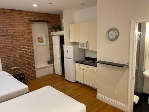 Family Studio/ no window - most expensive area 5th Ave
