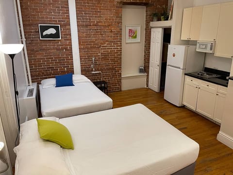 Family Studio/ no window - most expensive area 5th Ave