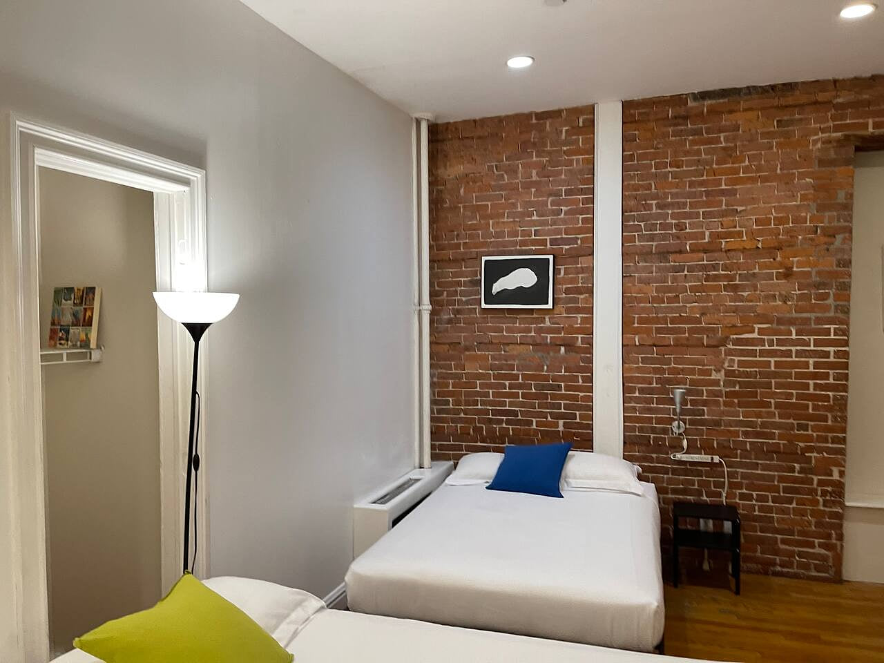 Family Studio/ no window - most expensive area 5th Ave