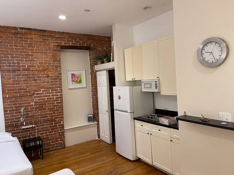 Family Studio/ no window - most expensive area 5th Ave
