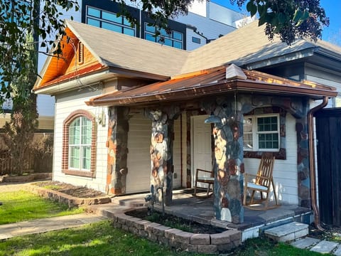 Giddyup Bishop Arts: Book direct and save!