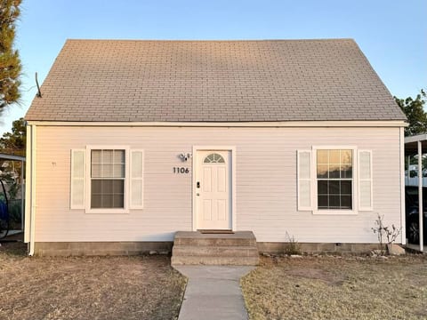 Summit Cottage: 3BR Big Bend Retreat in Alpine, TX