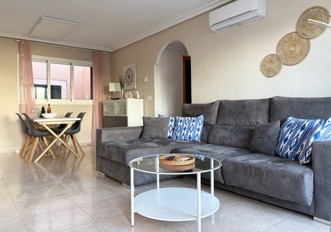 Beautiful family apartment with rooftop terrace & pool