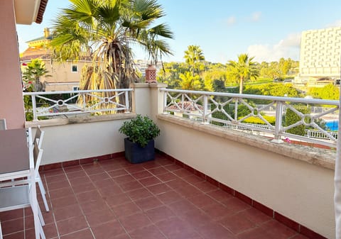 Beautiful family apartment with rooftop terrace & pool