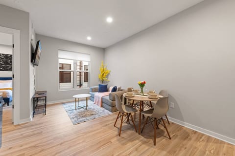 Capitol Hill Escape DC - Coffee & laundry