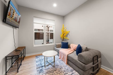 Capitol Hill Escape DC - Coffee & laundry