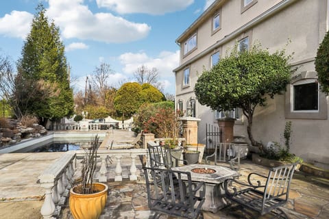 Upscale Bethesda Home • Pool, Piano & Bar