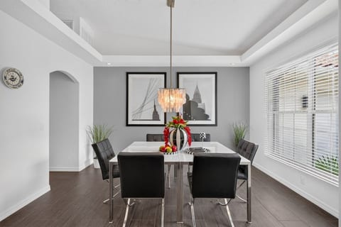 Oasis: Spacious 4BR Pool Home in Inverness