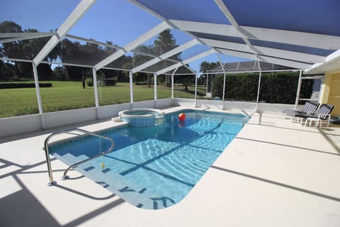 Villa Lovie: Charming 4-bed/3-bath with pool & spa