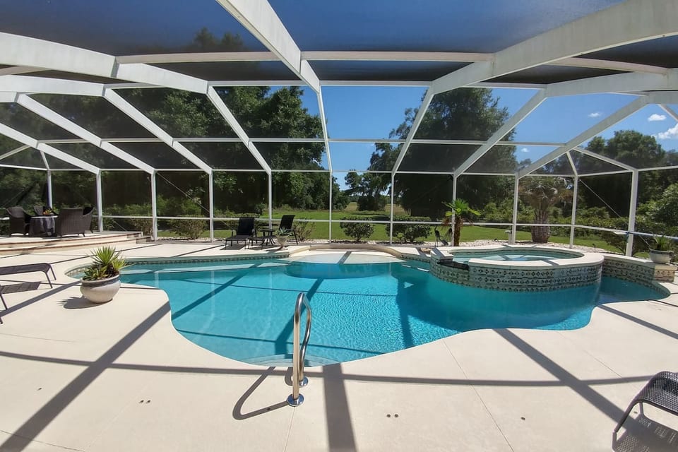 Villa Corthouts: Luxury home close to bike trail! - Inverness