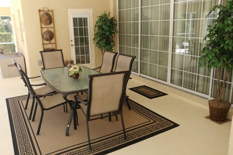 Villa Corthouts: Luxury home close to bike trail!
