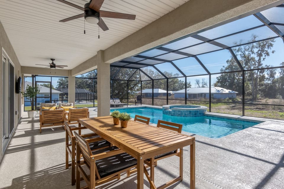 Patio & Pool Area