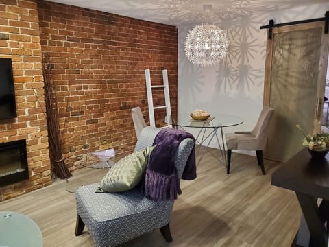 Modern Heritage Apartment in the Heart of Halifax